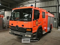 Mercedes vrachtwagen met multifunctionele autopomp brandweer - afbeelding 1 van  44