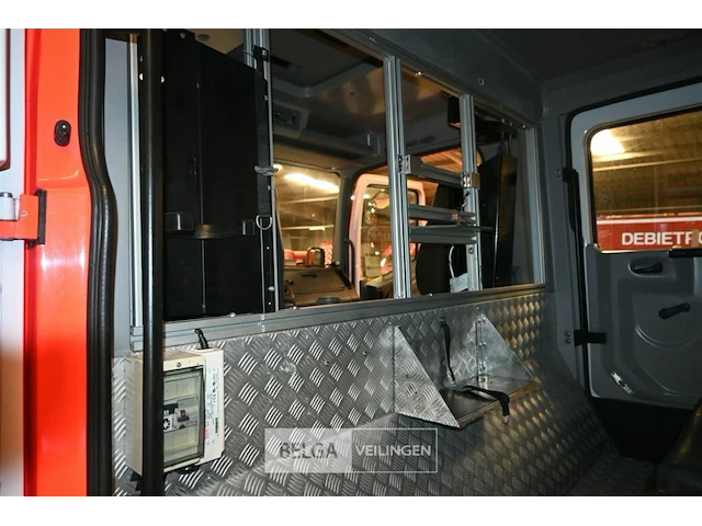 Mercedes vrachtwagen met multifunctionele autopomp brandweer - afbeelding 16 van  44