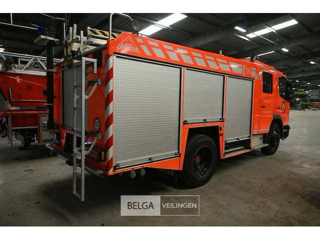 Mercedes vrachtwagen met multifunctionele autopomp brandweer - afbeelding 35 van  44