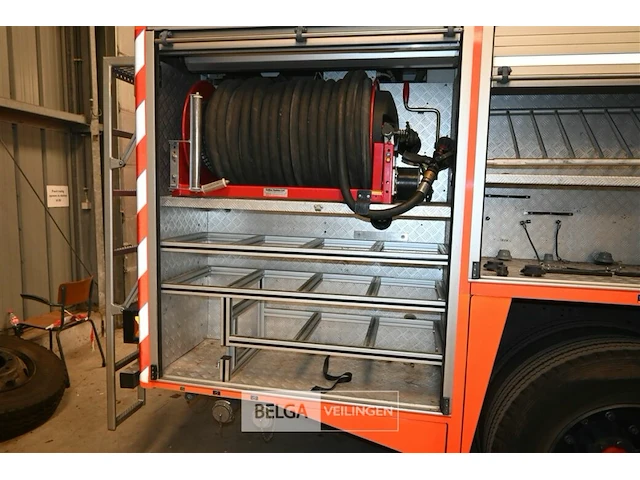 Mercedes vrachtwagen met multifunctionele autopomp brandweer - afbeelding 34 van  44
