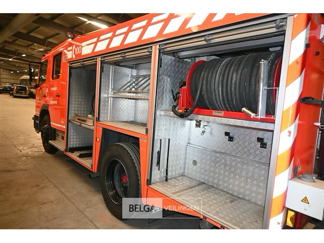 Mercedes vrachtwagen met multifunctionele autopomp brandweer - afbeelding 44 van  44