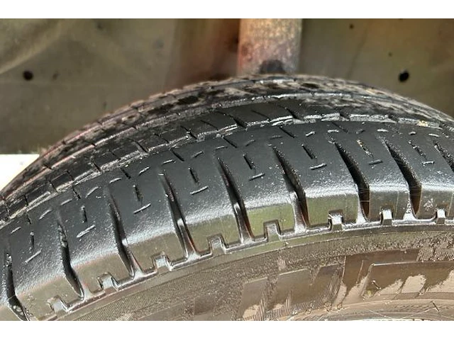 Mercedes vrachtwagen - afbeelding 2 van  13