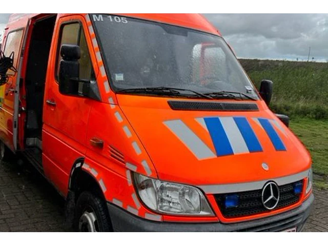 Mercedes vrachtwagen - afbeelding 6 van  13