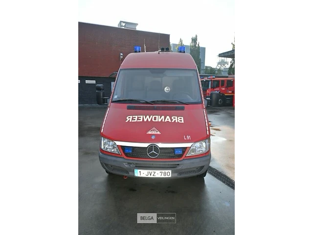 Mercedes vrachtwagen - afbeelding 5 van  30