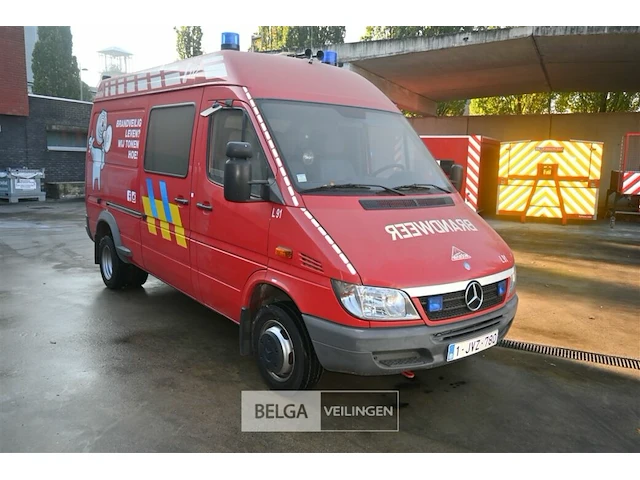 Mercedes vrachtwagen - afbeelding 17 van  30