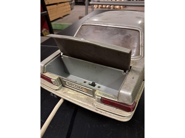 Mercedes wagen op batterij (47 cm) - afbeelding 6 van  7