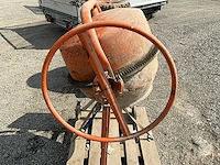Merk unknowns betonmixer - afbeelding 3 van  11