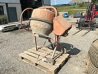 Merk unknowns betonmixer - afbeelding 1 van  11