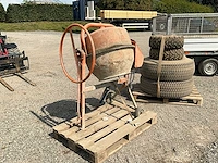 Merk unknowns betonmixer - afbeelding 9 van  11