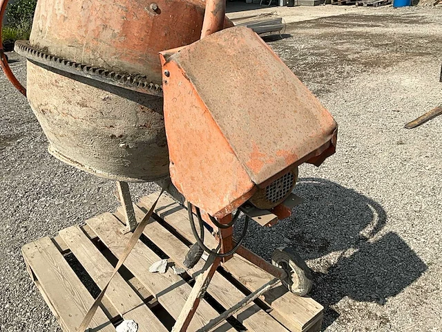 Merk unknowns betonmixer - afbeelding 11 van  11