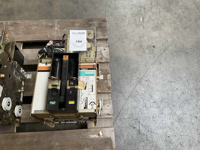 Merlin gerin selpact dn2 vermogenschakelaar - afbeelding 1 van  5