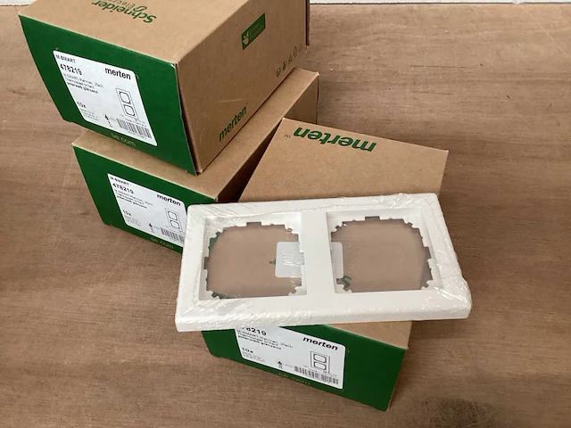 Merten m-smart afdekraam 2v wit (30x) - afbeelding 1 van  4