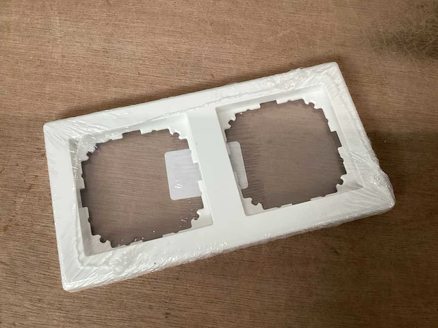 Merten m-smart afdekraam 2v wit (30x) - afbeelding 2 van  4
