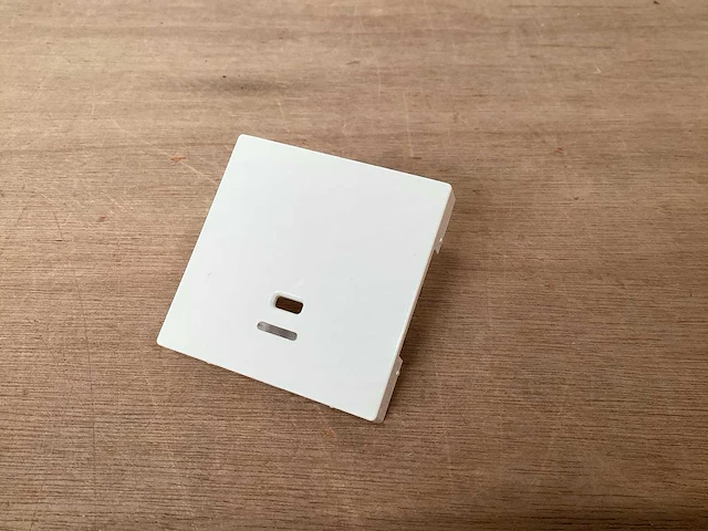 Merten system m centraalplaat trekschakelaar wit (60x) - afbeelding 1 van  4