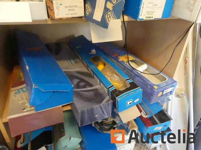Messing fittingen, krimpslangen, veel kraanreserveonderdelen, enz. - afbeelding 27 van  36