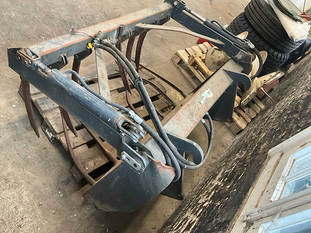 Mestklauw voor frontloader - afbeelding 6 van  6