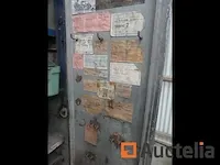 Metaal kast en inhoud ervan - afbeelding 7 van  11
