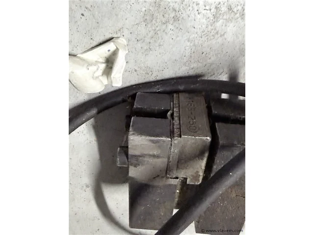Metaal knijper 220volt - afbeelding 2 van  4