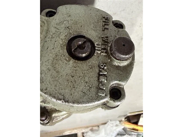 Metaal knijper 220volt - afbeelding 3 van  4