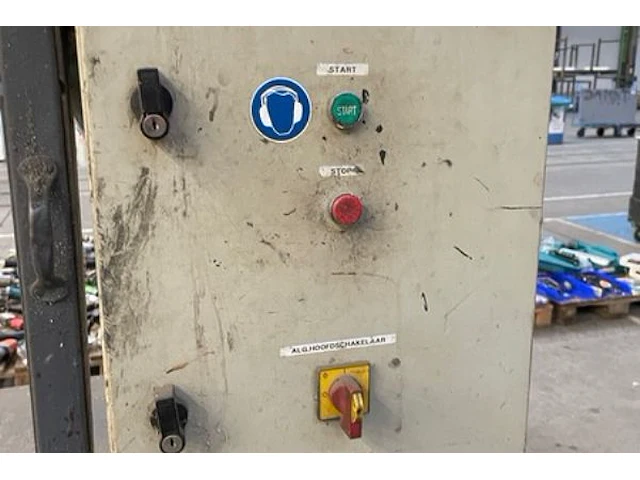 Metaal lint zaagmachine - afbeelding 4 van  6