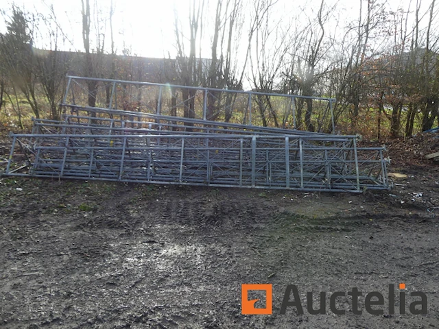 Metaal pyloonstructuur voor joskin voetbalveld - afbeelding 1 van  6