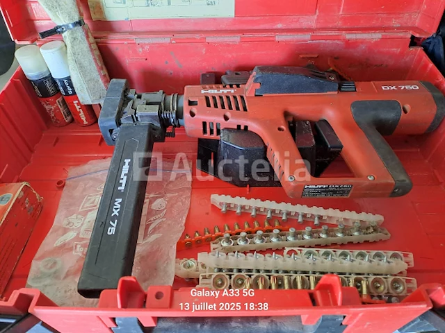 Metaalindustrie bekledingsspijkermachine hilti dx 750 - afbeelding 1 van  4