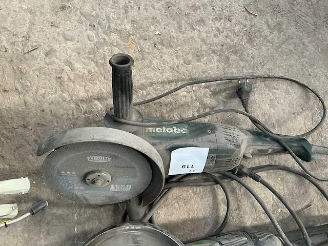 Metabo en hitachi haakse slijpmachine (2x) - afbeelding 4 van  7