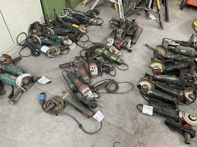 Metabo haakse slijpmachine (10x) - afbeelding 1 van  4