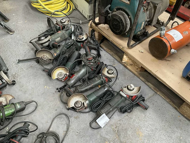 Metabo haakse slijpmachine (9x) - afbeelding 1 van  5