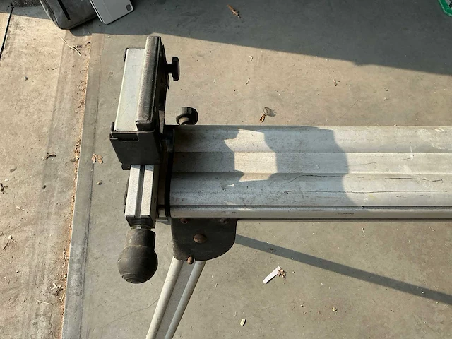 Metabo ksu 400 onderstel afkortzaagmachine - afbeelding 3 van  5