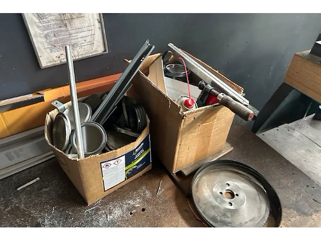 Metabo metaal lintzaag op werktafel n°13 - afbeelding 8 van  9