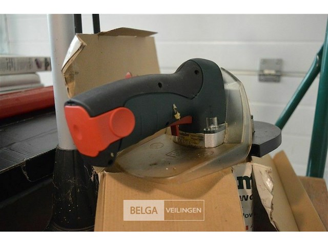 Metabo universele tuinschaar op batterij - afbeelding 2 van  3