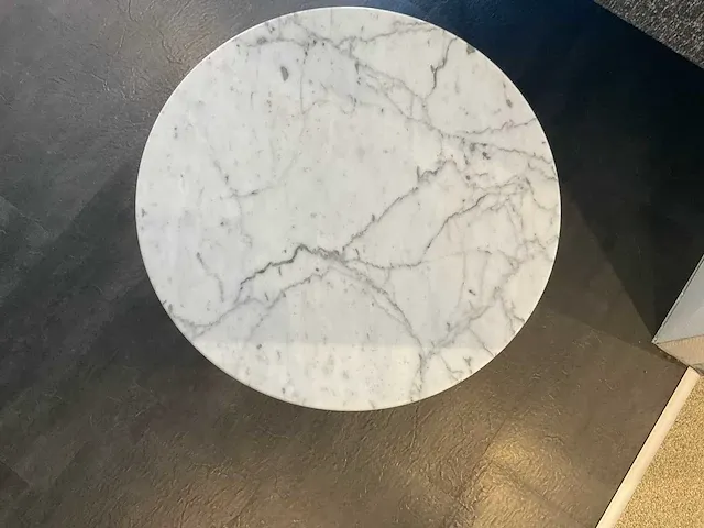 Metaform spindel bijzettafel - afbeelding 2 van  4