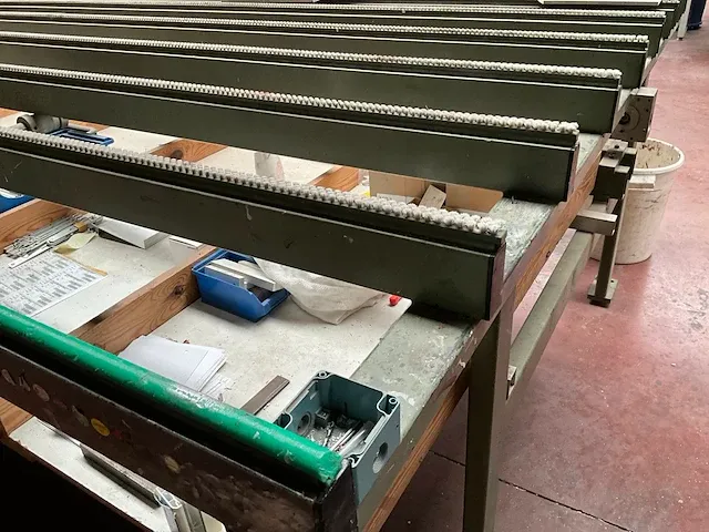 Metalen aan/afvoertafel soenen hendrik - afbeelding 2 van  8