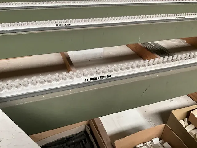 Metalen aan/afvoertafel soenen hendrik - afbeelding 5 van  8