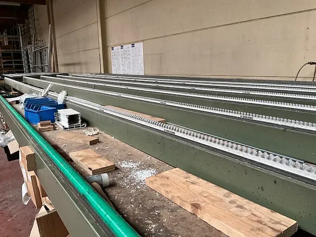 Metalen aan/afvoertafel soenen hendrik - afbeelding 5 van  8