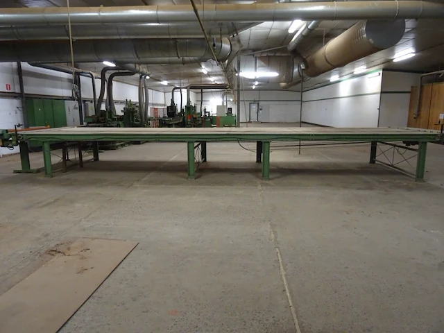 Metalen aanvoertafel - afbeelding 1 van  4