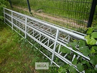 Metalen antennepalen en afrastering - afbeelding 1 van  7