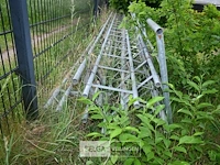 Metalen antennepalen en afrastering - afbeelding 2 van  7
