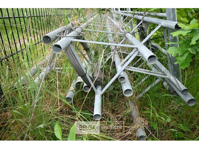 Metalen antennepalen en afrastering - afbeelding 4 van  7
