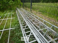 Metalen antennepalen en afrastering - afbeelding 6 van  7