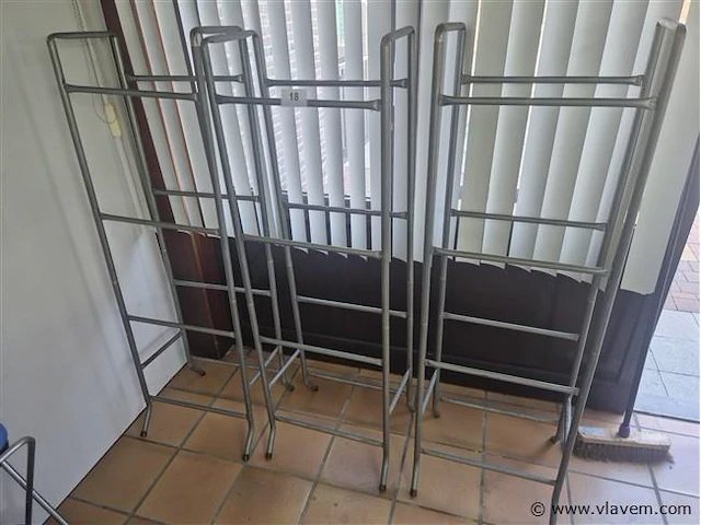 Metalen bakken en rekken, 3 stuks - afbeelding 1 van  3