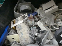 Metalen bakken met inhoud - afbeelding 3 van  7