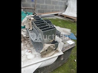 Metalen bakken met inhoud - afbeelding 4 van  7