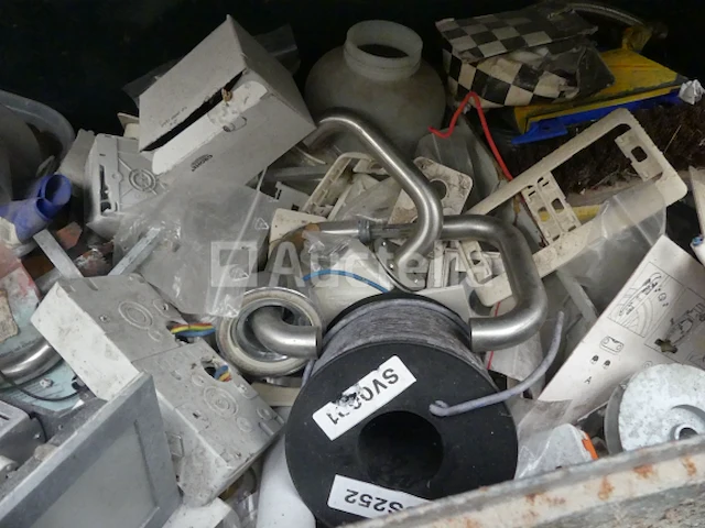 Metalen bakken met inhoud - afbeelding 7 van  7