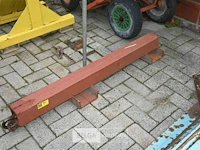 Metalen balk met lasthaak voor heftruck - afbeelding 1 van  3
