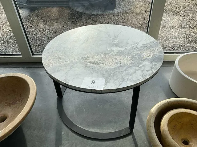 Metalen bijzettafel vv natuurstenen bovenblad - afbeelding 1 van  4