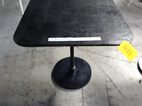 Metalen bijzettafel - afbeelding 1 van  2