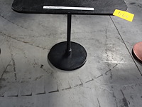 Metalen bijzettafel - afbeelding 1 van  2