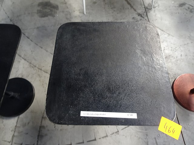 Metalen bijzettafel - afbeelding 2 van  2
